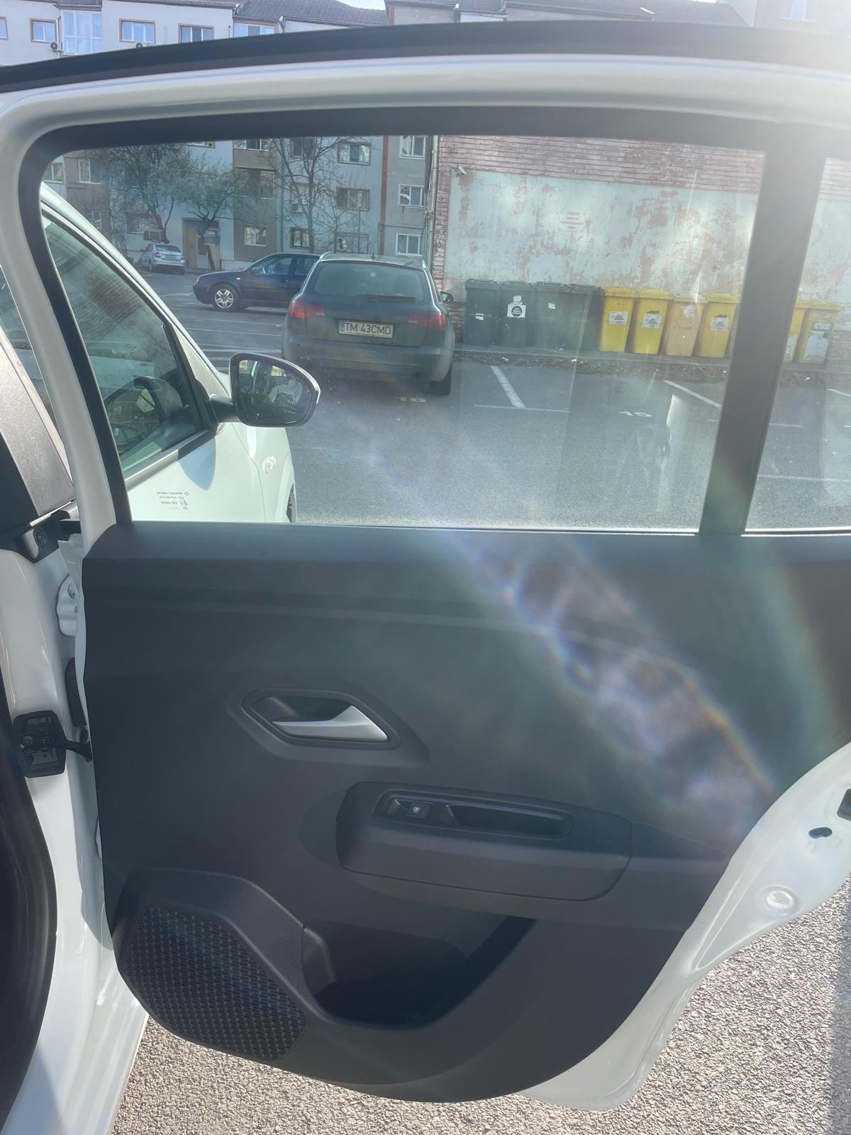 Dacia Logan 2024 - Benzină 1.0 - 90CP - imagine 11